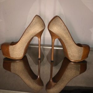 YSL Beautiful canvas pump worn twice!